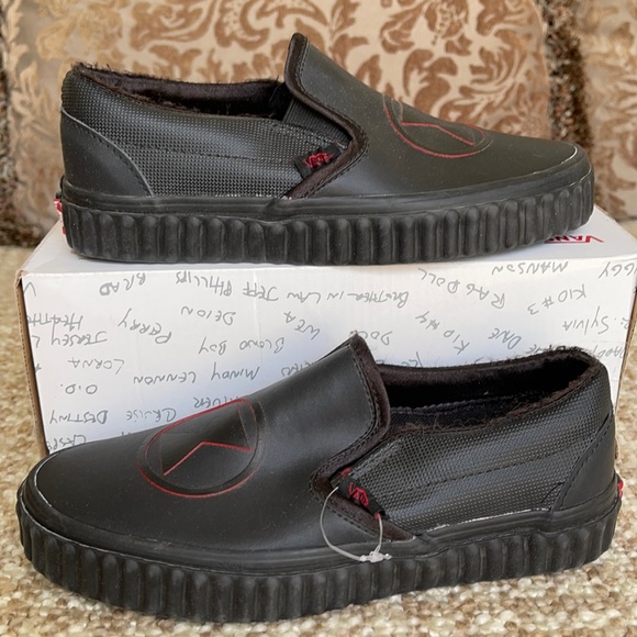 Vans Shoes - Vans Slip On MARVEL Black/Black WMNS